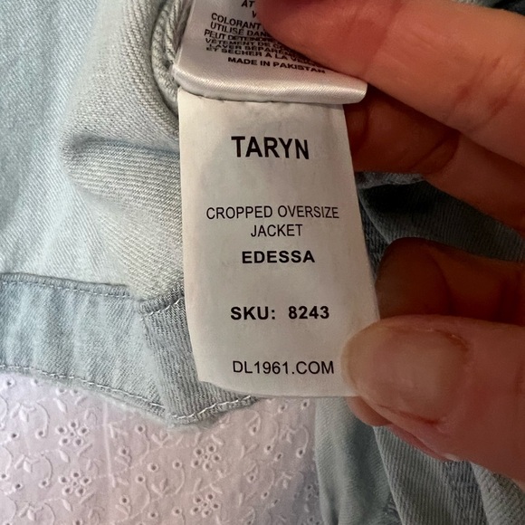 DL1961 Lightwash Cropped Oversize Denim Jacket - the Taryn Jacket in Edessa - Picture 7 of 7
